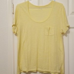 Gap relaxed fit yellow short sleeved shirt